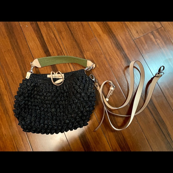 Black straw crossbody hand bag - Picture 2 of 4